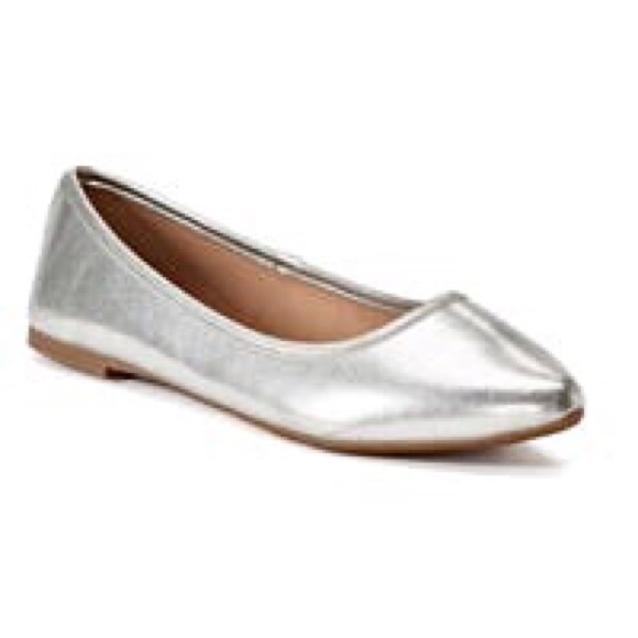 So Hitide Silver Ballet Flats, size 8